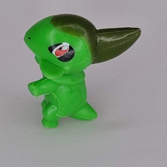 Pokemon 2000s Mini Vinyl PK Gumball Miniature Size Axew Action Figure - Picture 5 of 8